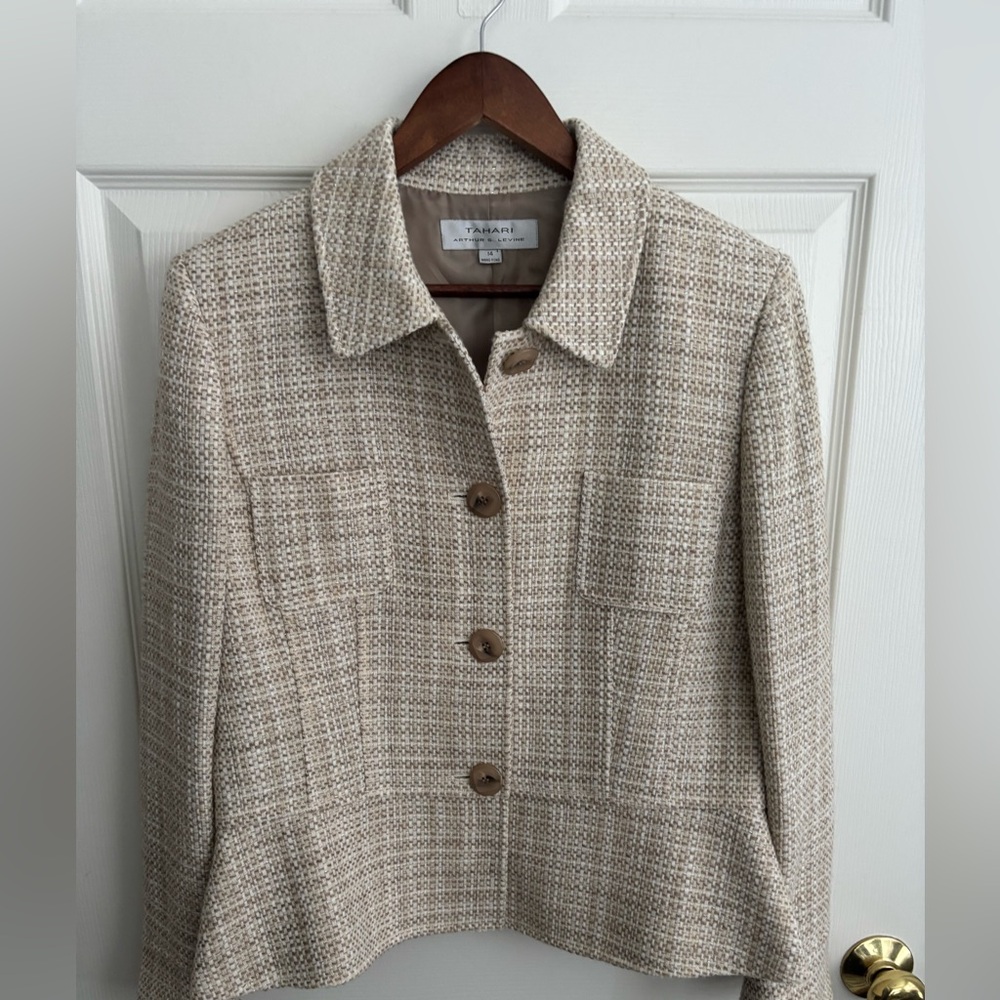 NWOT TAHARI PLAID LONG SLEEVE BEIGE FOUR BUTTON FULLY LINED NEUTRAL JACKET - Picture 5 of 14